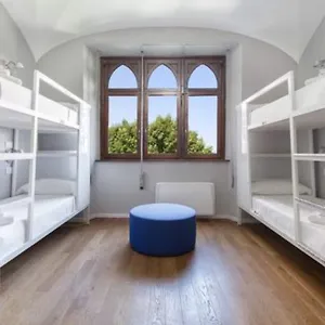 https://babila-hostel.it-lombardy.com